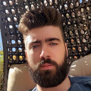 Meet your Posher, Daniel